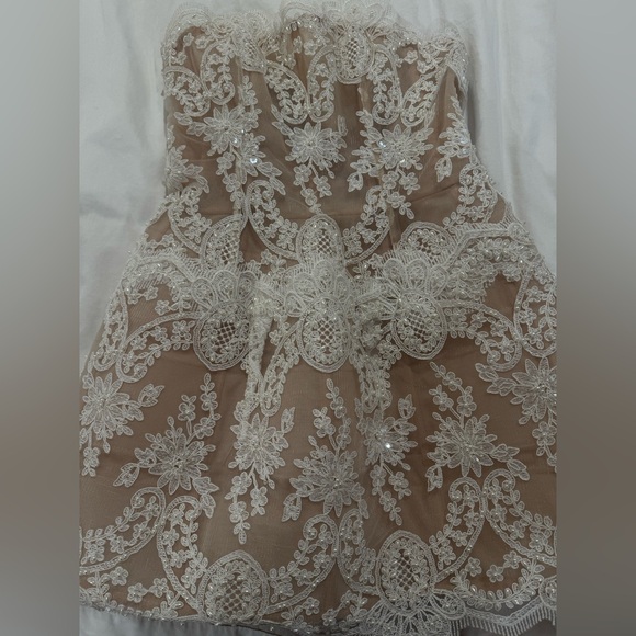 Bronx and Banco Maraya Lace Dress - Picture 14 of 15